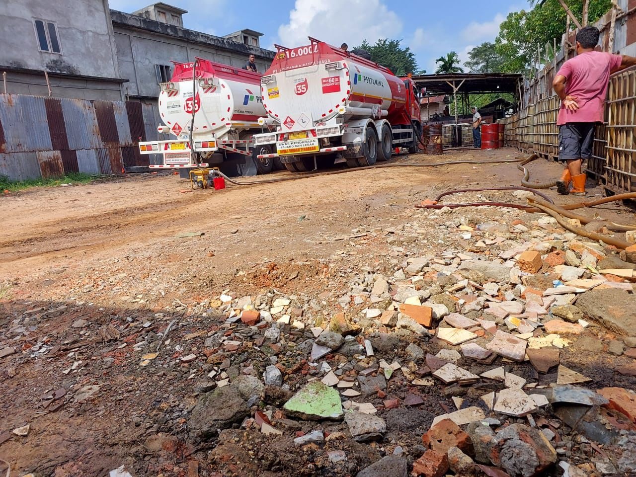 Diduga Gudang BBM Ilegal di Bagan Pete Jambi Kembali Beroperasi, Nama Pengusaha Berinisial ROBERT SIBARANI Mencuat Polda Jambi Diminta Bertindak